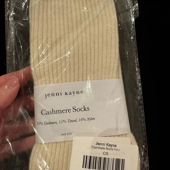 Jenni Kayne Cream Cashmere Socks - Picture 3 of 4
